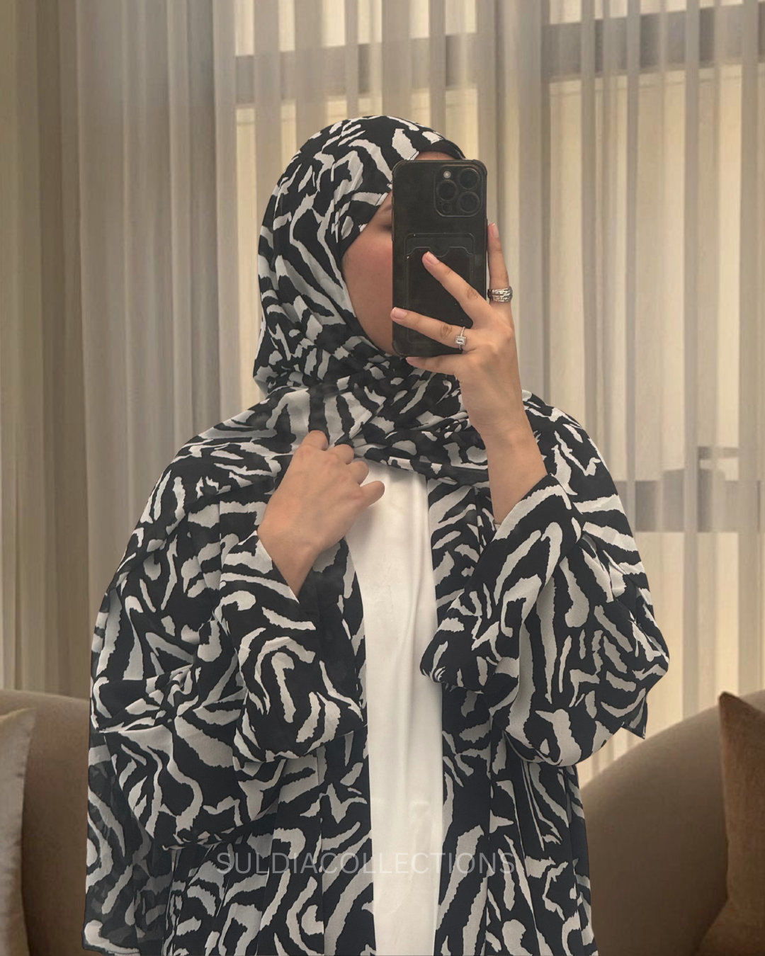 Nahaar Print Abaya 2-piece