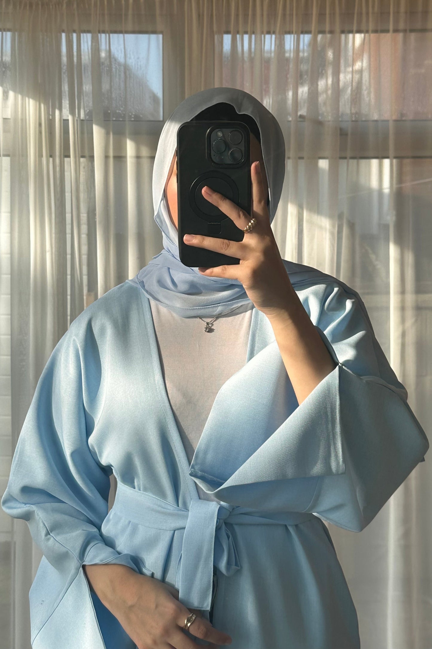 Abaya de lino abierta azul bebé