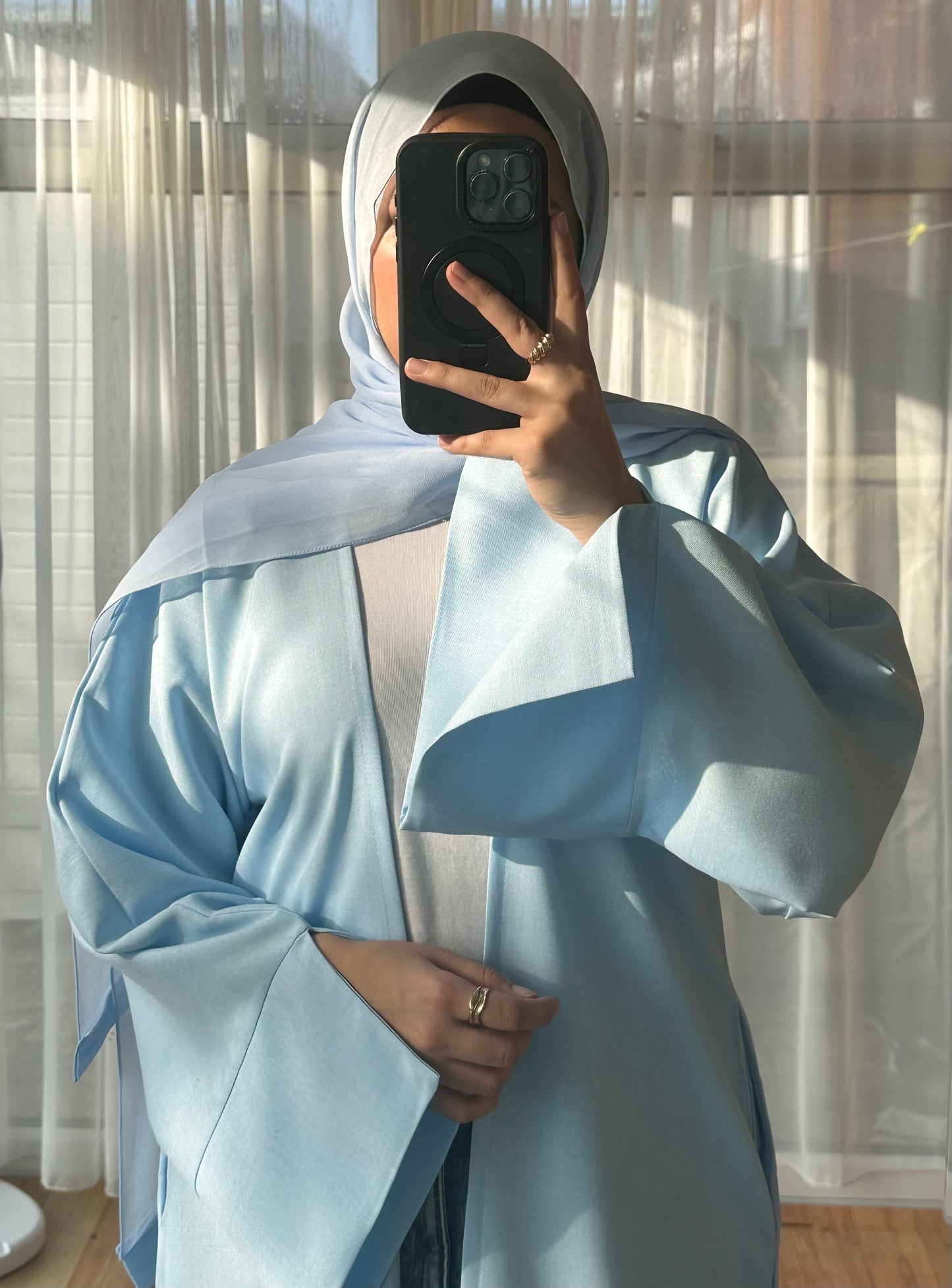 Abaya de lino abierta azul bebé