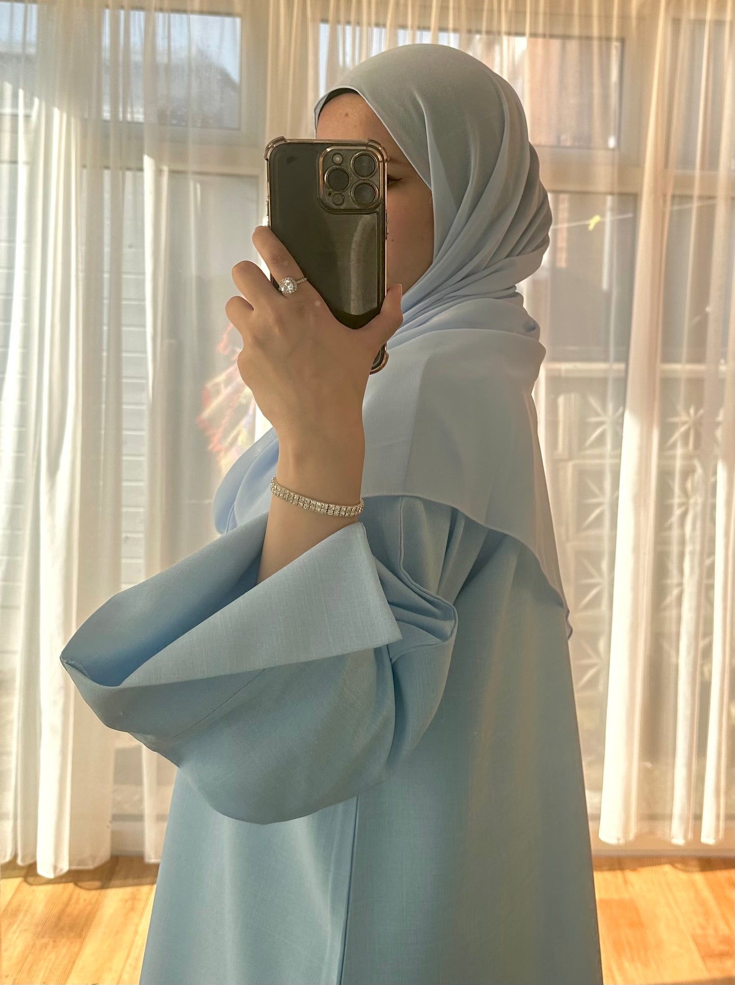 Abaya de lino azul bebé