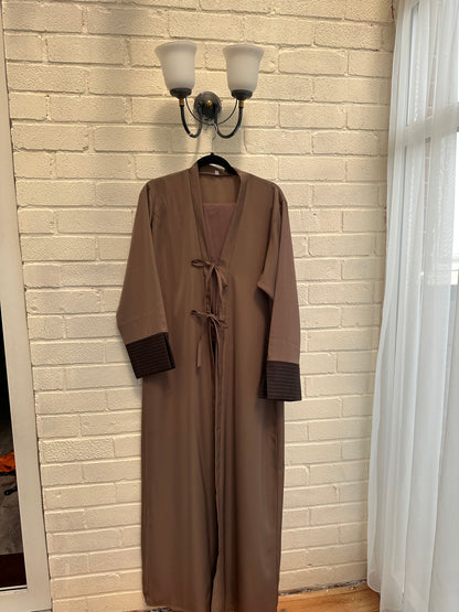 Dunkelbraunes 2-teiliges Abaya-Set