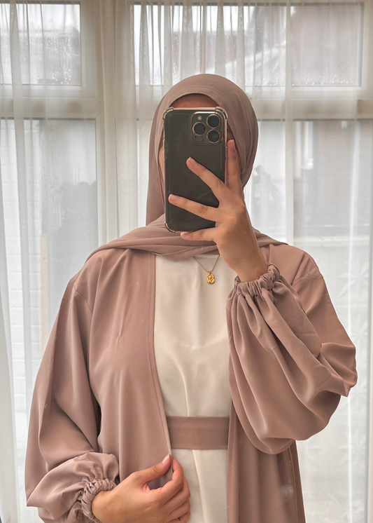 Nude pink 4-piece abaya set