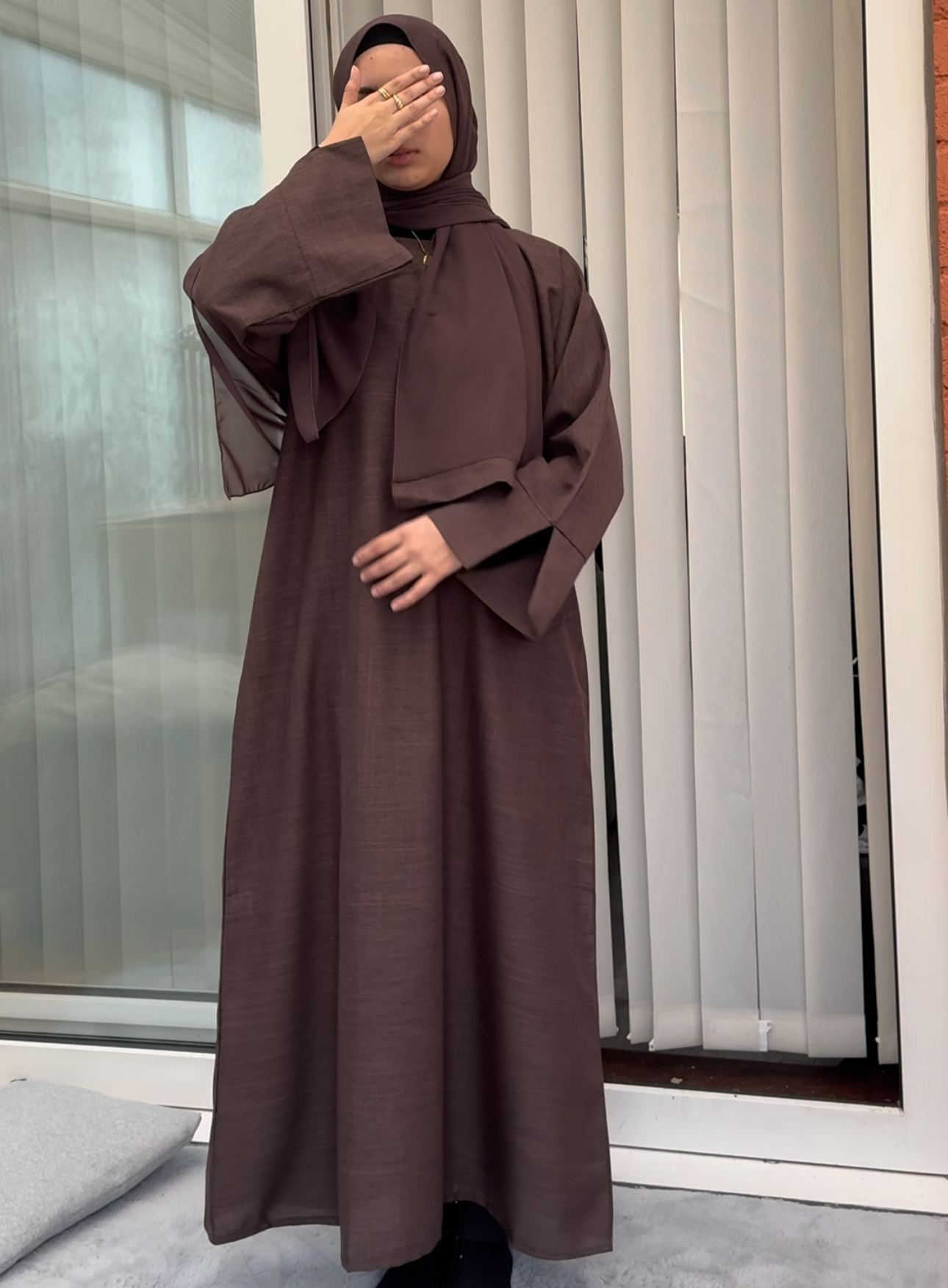 Abaya de lino marrón