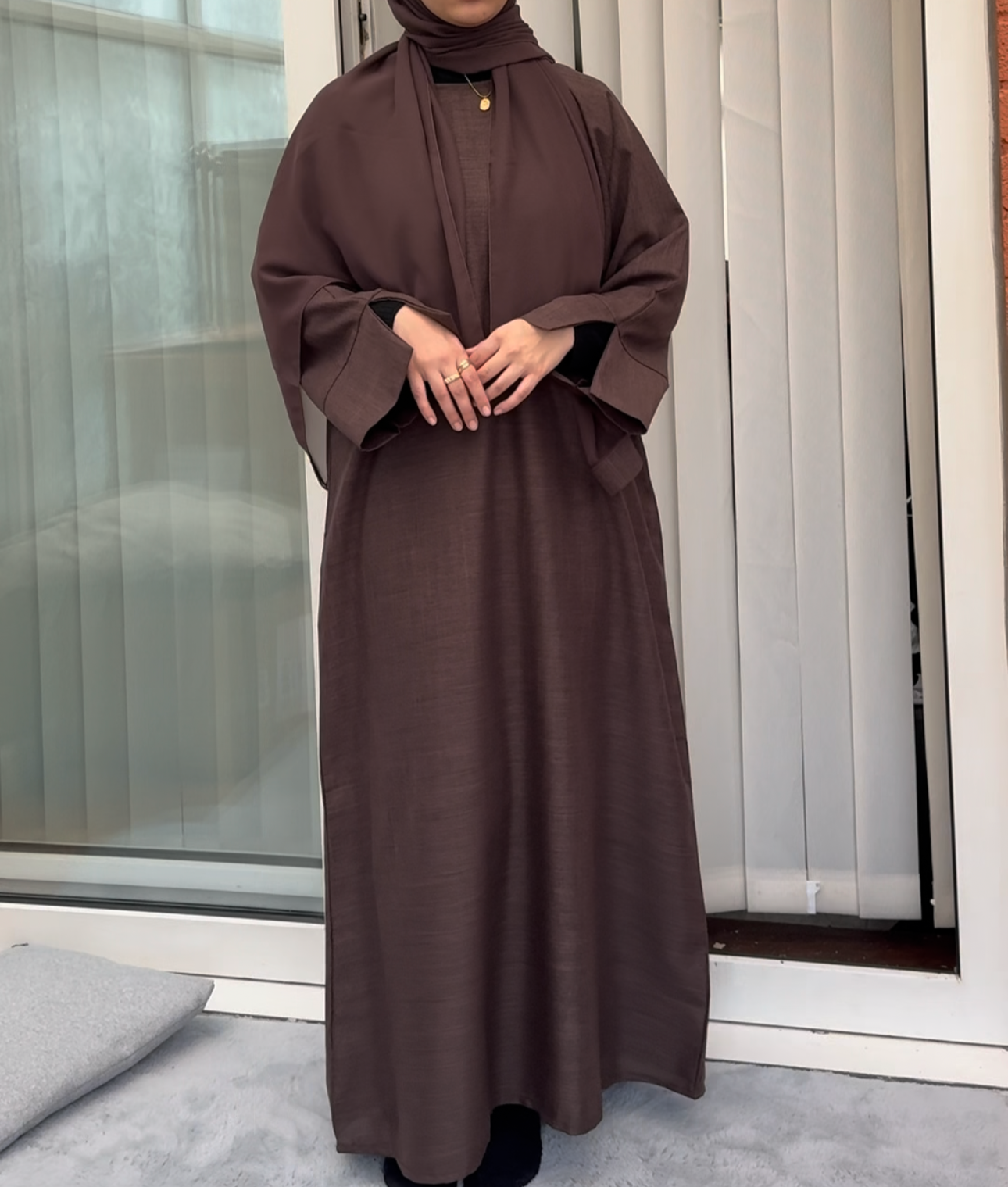 Abaya de lino marrón